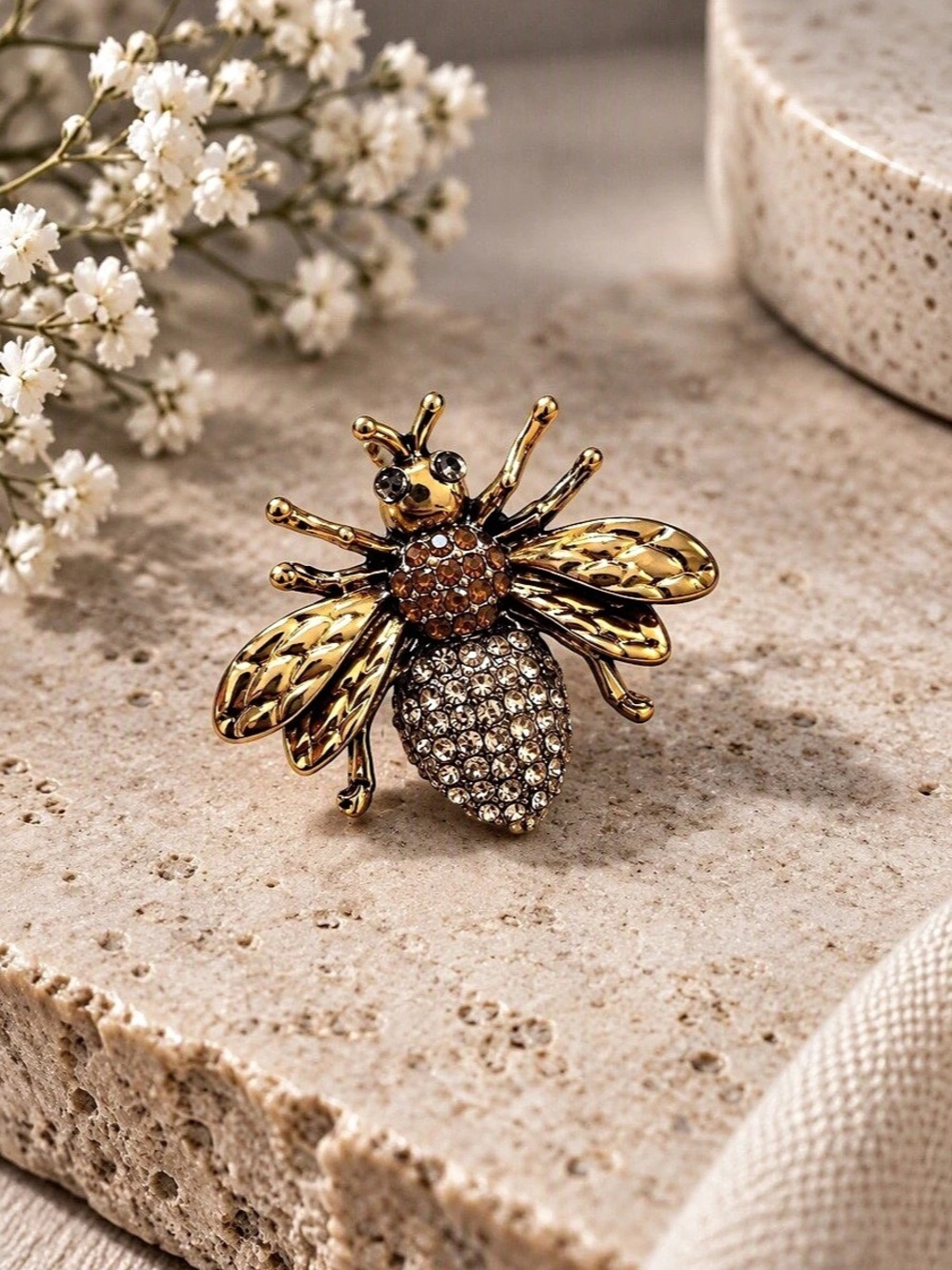 5/$25 Gold-Tone Bee Brooch Pin